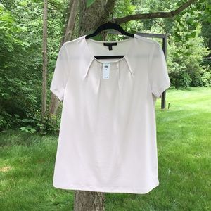 Gorgeous Banana Republic blouse. With tags.